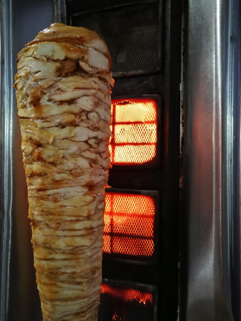 Mondial Kebab - Fabrication de notre viande de kebab - kebab chicken meat grilling on the oven 2021 09 02 10 44 21 utc